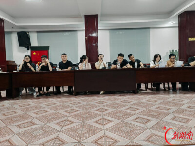 攸县：夜读充电蓄能，青禾拔节生长