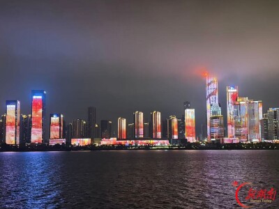 长沙：灯火通明迎佳节