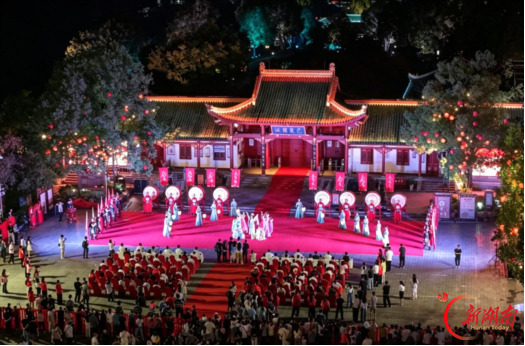中秋假期首日，超3.5万人共赴岳阳洞庭月圆之约