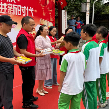 这个党群服务中心唱响国庆欢歌~