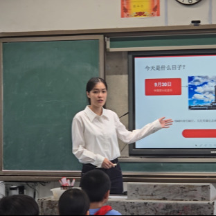红色故事进校园 思政普法育童心