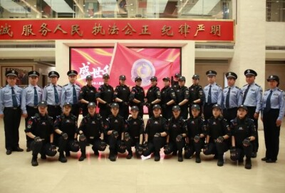 “凤飞”女警护航队投入国庆安保一线~