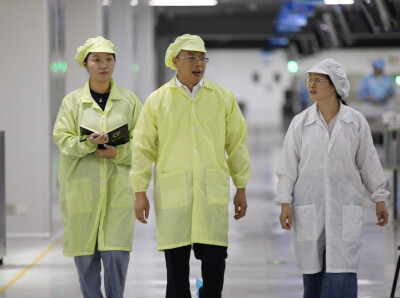 当好“服务员” 铺就“兴业路”——记第八届湖南省“人民满意的公务员”卢雄飞