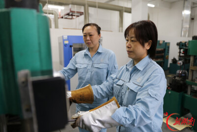 湖南石化分析检验中心：假期我在岗 质量严把关