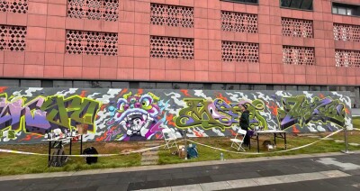 废墟不拒涂鸦
