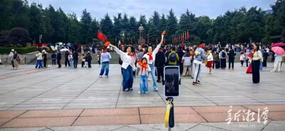 红色湘潭·礼赞国庆㊱丨湘潭红色旅游热度不减！“大手牵小手”家庭亲子游，成主流