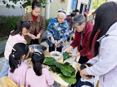 洪江岩垅乡青山村：党群阵地过双节  民俗活动暖人心
