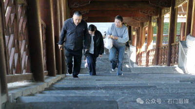  石门龙王洞景区 游客沉浸式打卡溶洞秘境