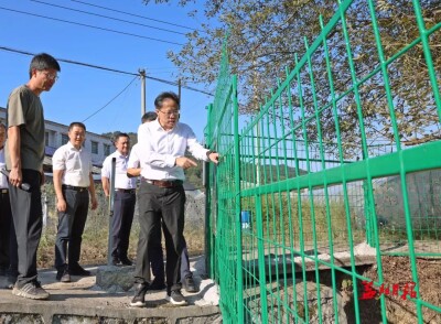 向世聪到安化县督导溶洞污染问题排查整治工作