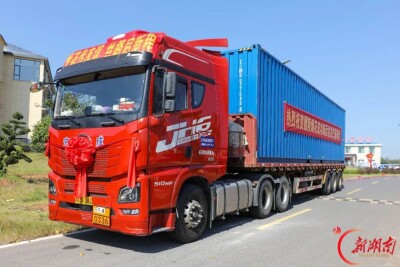 醴陵烟花陆运出口巴基斯坦首发发车