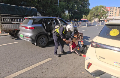 东安交警暖心救助跌倒受伤老人 警民接力守护群众出行平安