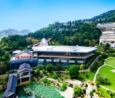 桃源热市云顶温泉度假区：托管遛娃 潮玩全天候