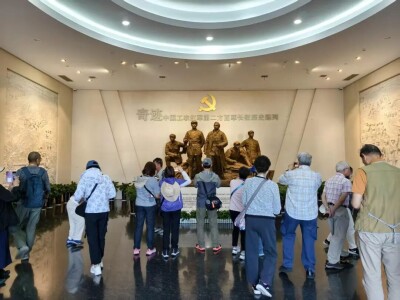 红色专列开进桑植 500余名香港游客开启红色寻根之旅