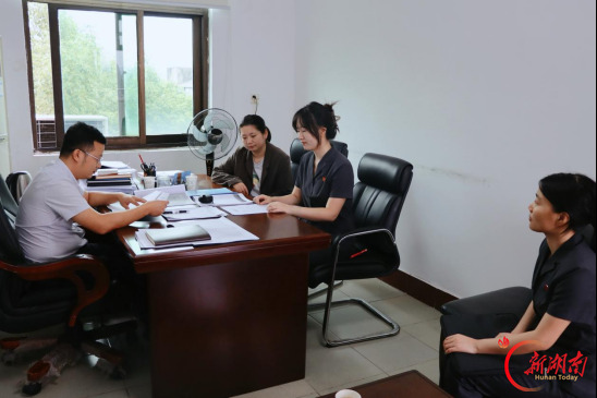 道闸不能“卡”住民心 石峰法院司法建议规范物业催费
