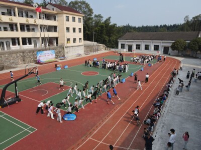 从送课到办赛！全民健身志愿服务点燃乡村少年篮球梦