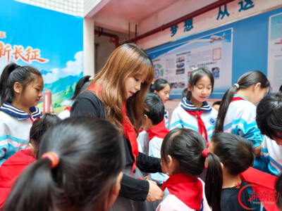 高举队旗跟党走 少年接力新长征——株洲市芦淞区南方第三小学举行2026年“分批入队”第二批新队员入队仪式