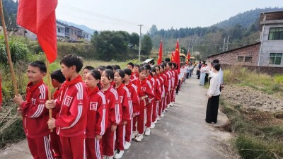 安仁：四校联动追寻红色足迹 思政课堂搬到红色旧址
