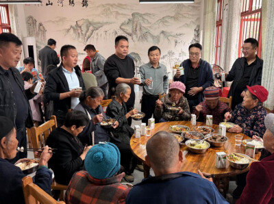 糕香暖桑榆 重阳寄温情