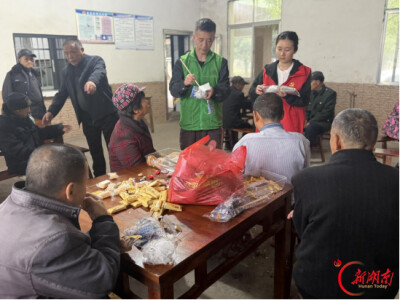 汉寿县沧港镇：重阳送关怀，情暖敬老院