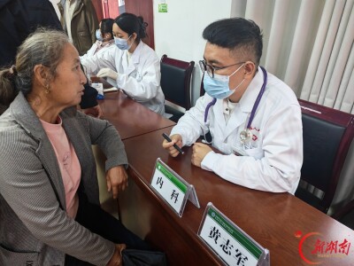 武陵源区开展“我为群众办实事，健康义诊暖民心”进村义诊服务活动