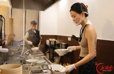 排队1小时是常态！岳阳这家小店火爆了，你去吃过吗？