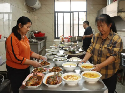 10元吃6个菜！长沙这个食堂，太香了！