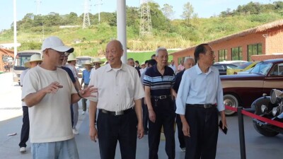 资兴市举行离退休干部欢度重阳节活动