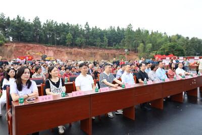 金秋重阳暖意浓 党群阵地情满“夕阳红”——芦淞区白关镇依托党群服务中心开展重阳节敬老爱老系列活动