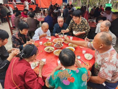 阵地聚人心 重阳暖桑榆——渌口区龙潭镇开展重阳节系列敬老活动