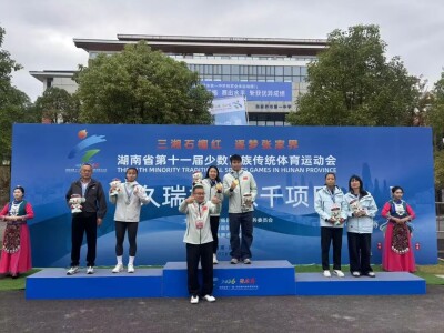 三湘石榴红·逐梦张家界㉝丨坚持不放弃！张家界17岁小将黄怡晴秋千赛场上摘银
