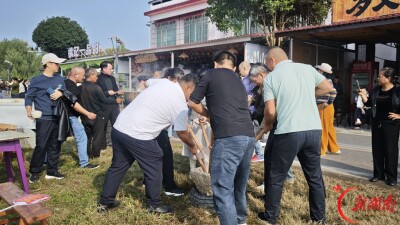 湖南日报要闻头条|南县一条“村街”，出了28个老板