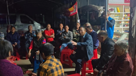道县祥霖铺镇：屋场会上话治理 夜话连心办实事