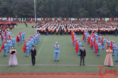从“红星闪闪”到“胜利会师”，朝阳学校运动会开幕式上演沉浸式红色思政课