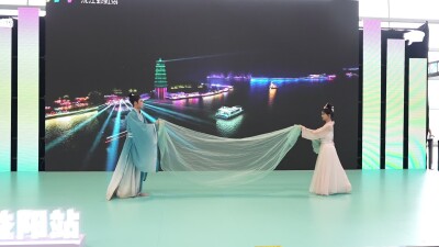 一个节目了解一座城④｜《沅月共此时》沉浸式水空光影秀，带您感受范蠡与西施的爱情