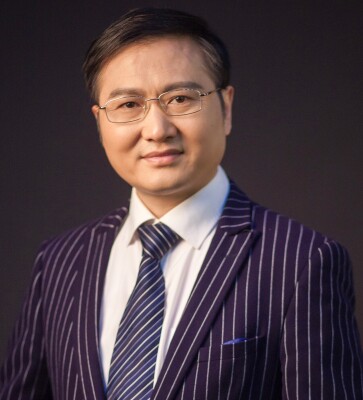肖嵘：胸怀仁爱 不忘初心