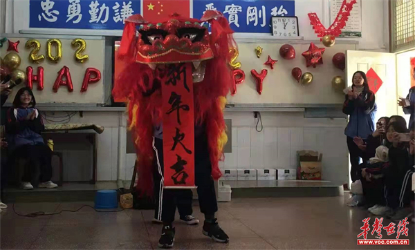 比对联，拼才艺——平江一中这样的元旦联欢帅炸了