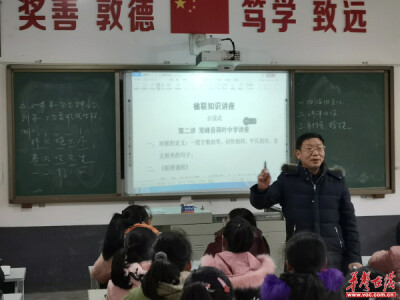 荷叶中学开展诗联创作活动，助力学生人文素养提升