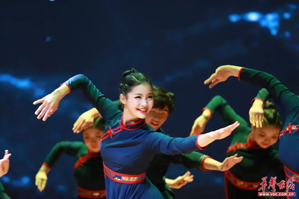 这所学校的元旦文艺汇演，满满都是正能量