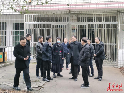 桂阳县烟草公司到正和中心校开展捐资助学活动