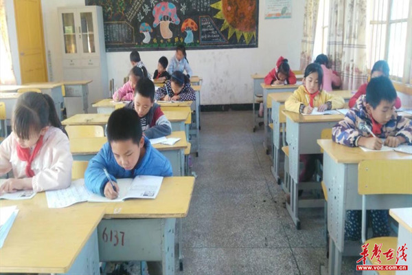 石牌镇中心小学：兴趣活动促“双减”，阳光快乐溢校园