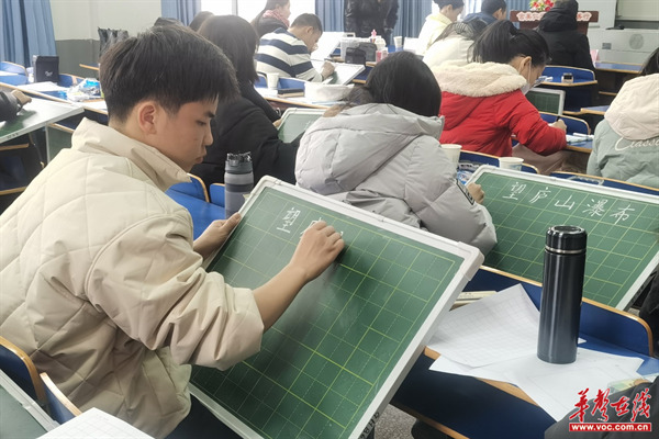 平江思源实验学校：淬炼教师基本功 赋能“双减”促提升