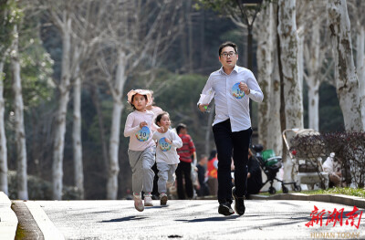 定向越野 与法同行