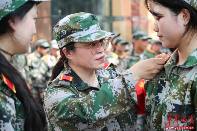 湖南信息学院姚丽：迷彩青春绽芳华 温情相伴育新人