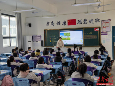 郭思慧：文心育桃李 杏坛逐光行