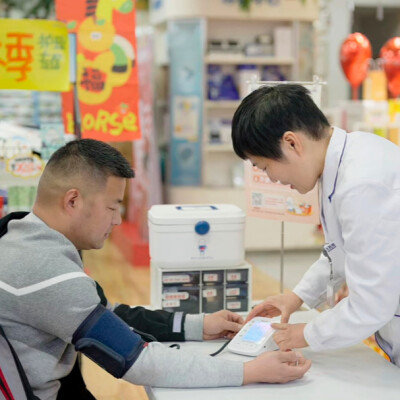 小哥一声盼 唤来一城暖