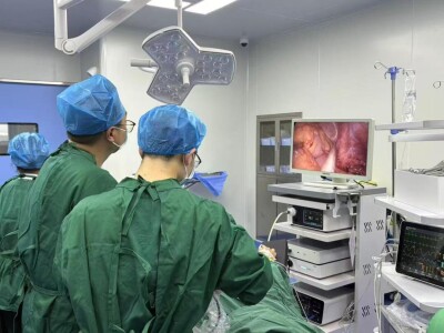 新宁县第二人民医院首例单孔腹腔镜阑尾炎手术成功，县域医疗次中心服务再升级