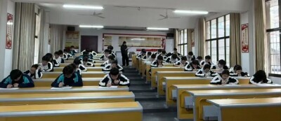 以数为舟，以思为桨——湘潭市第十一中学高一高二数学学科竞赛精彩纪实