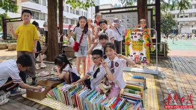 向未来 | 贺小“庆六一”红领巾书市跳蚤市场火热开市