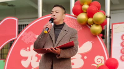 黄永平：一讲台，一辈子，一份爱