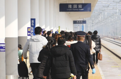 轨道织锦绣 通途兴湘南